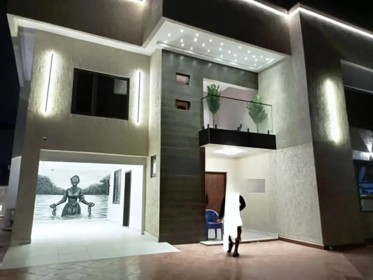 Furnished 4bdrm Apartment in Helena Estate Agency, Police Station - 4 bedroom Apartment in Greater Accra, East Legon, East Legon Police Station - Rent