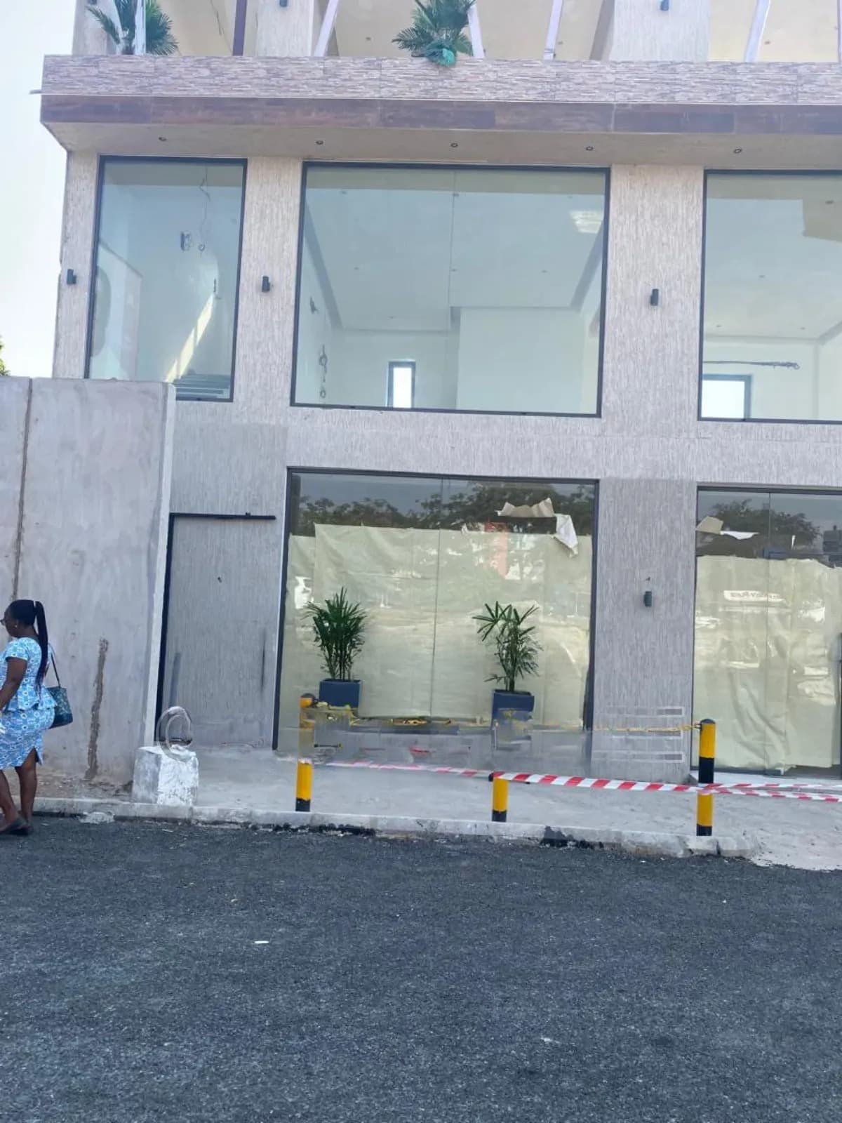 300sqm or 3 Floors Office Space for Rent at Labone - Commercial in Greater Accra, Labone - Rent