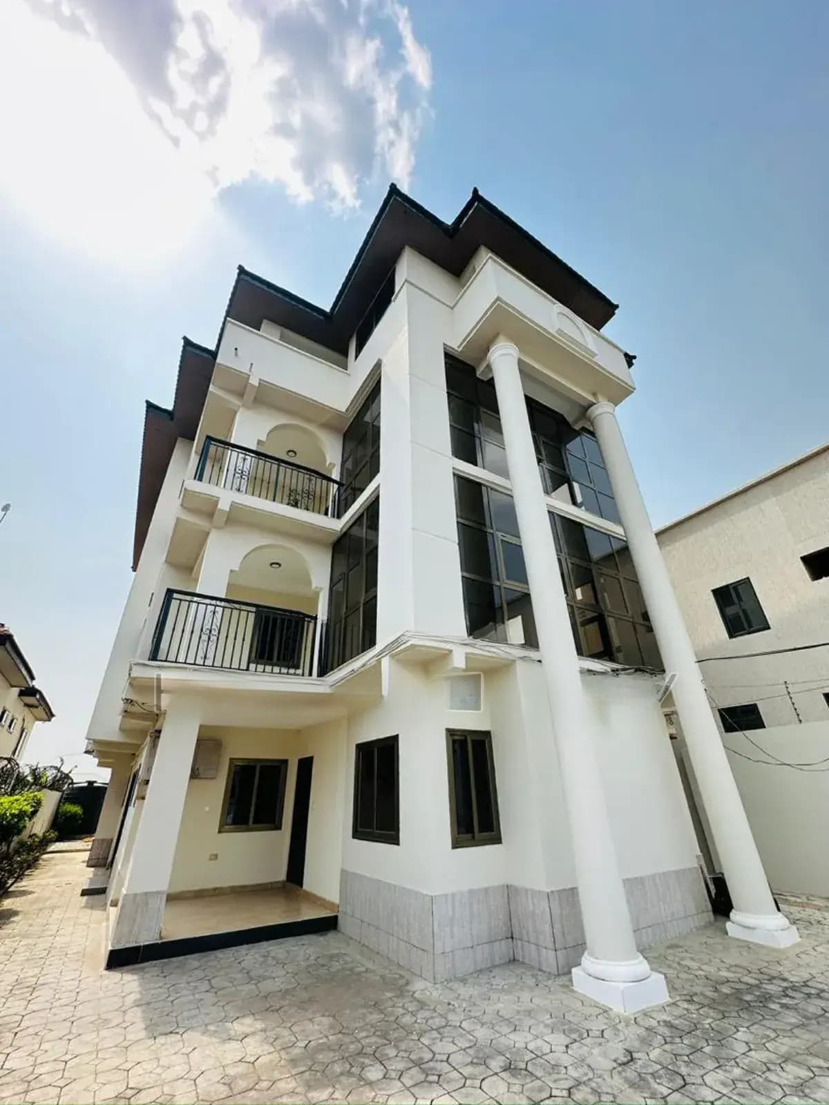 3bdrm Apartment in Dzorwulu for rent - 3 bedroom Apartment in Greater Accra, Dzorwulu - Rent