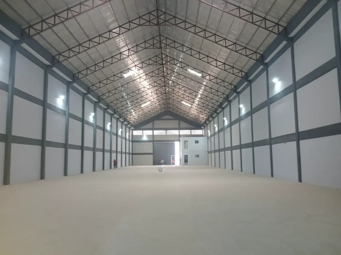 Warehouse 1,070sqm at Kaase Industrial Area Kumasi. - Commercial in Ashanti, Kumasi Metropolitan - Rent