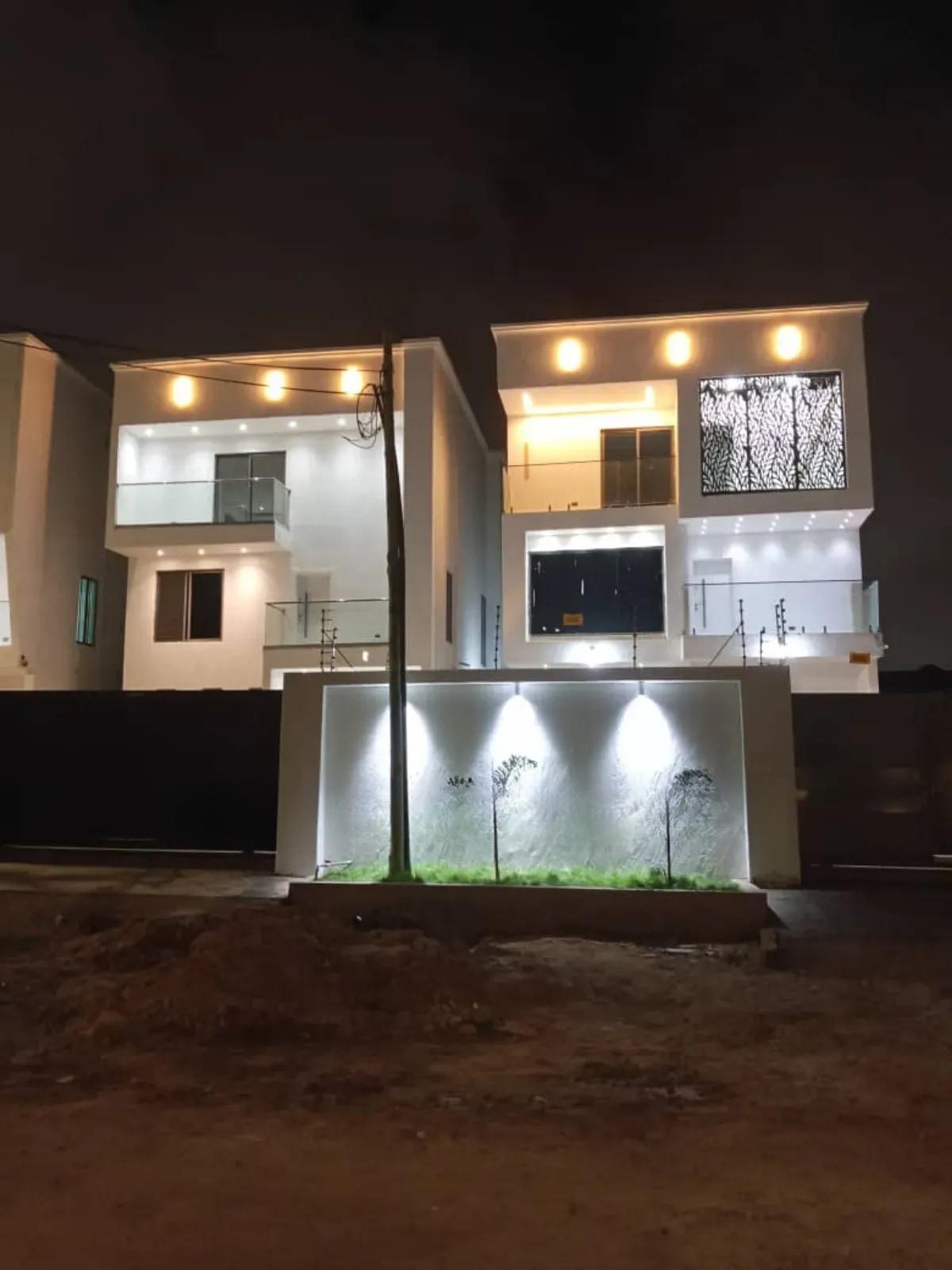 Newly Built 5bedrooms Self-Compound for Sale at Adiriganor - 5 bedroom Commercial in Greater Accra, Adjiriganor - Sale