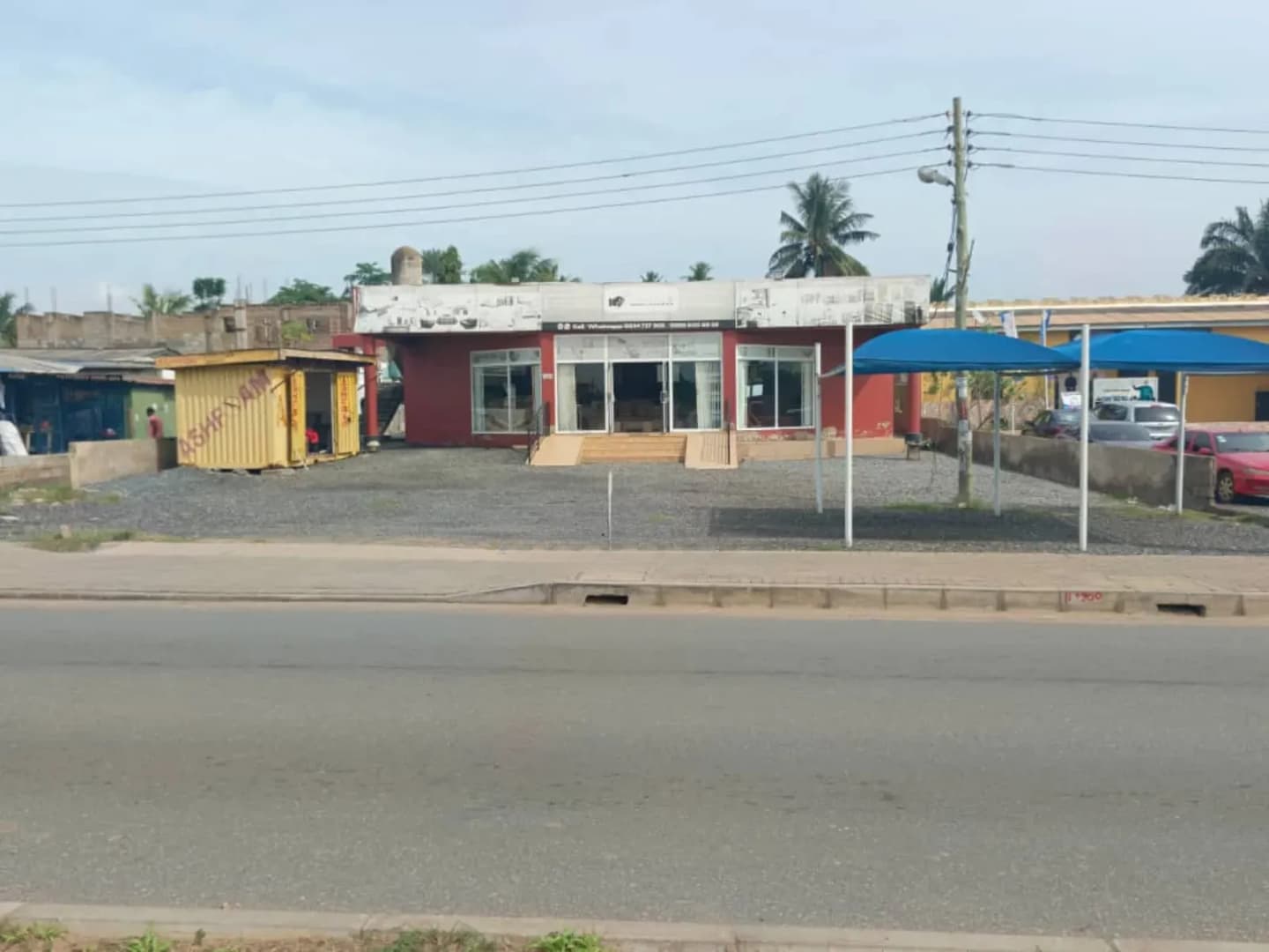 Garage and Showroom for Rental - Commercial in Greater Accra, Teshie, First Junction - Rent