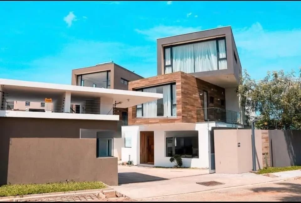 5bdrm Townhouse / Terrace in Cantonments for rent - 5 bedroom House in Greater Accra, Cantonments - Rent