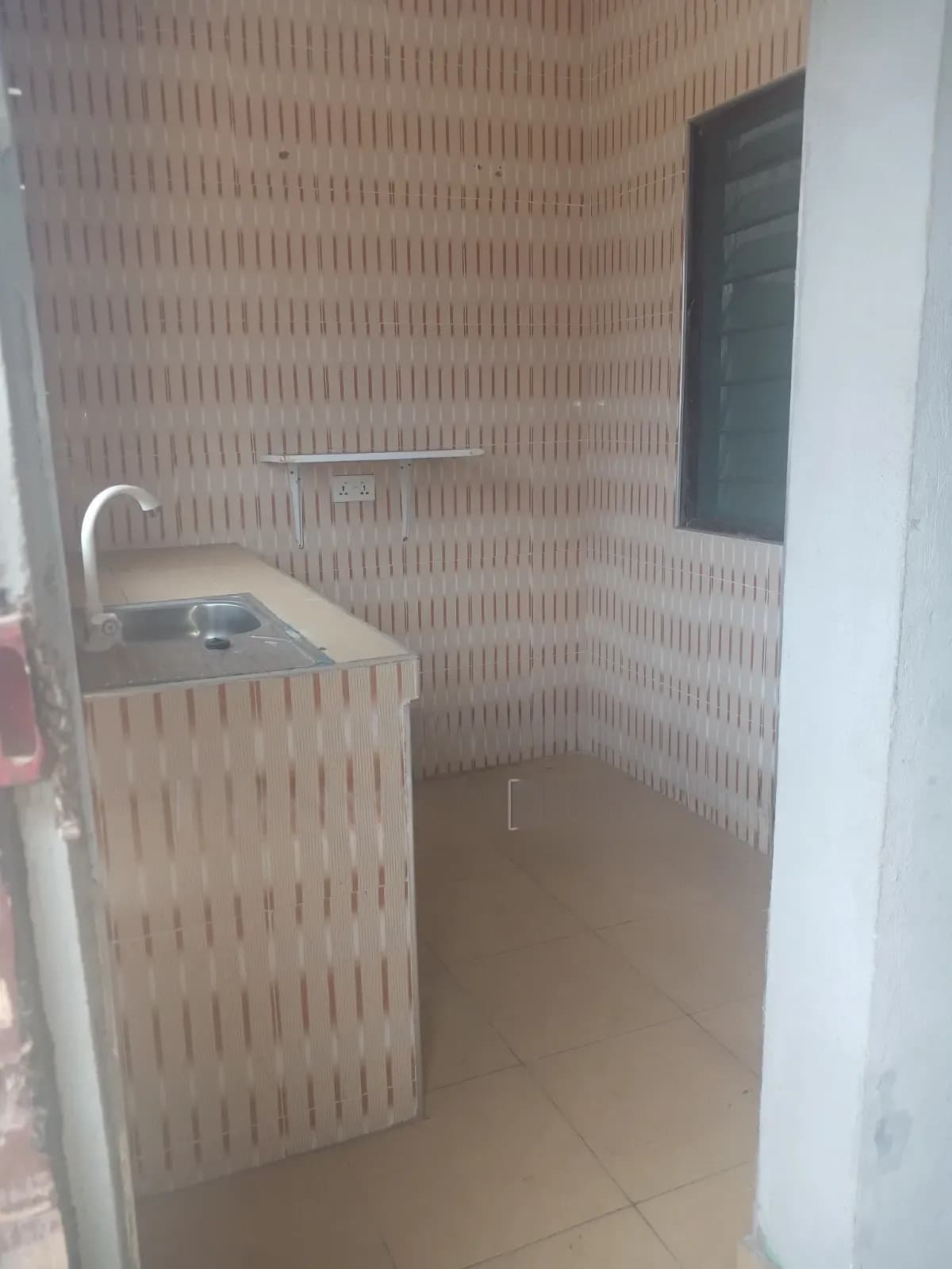 1bdrm Apartment in Bush Road Rasta, Tseaddo for rent - 1 bedroom Apartment in Greater Accra, Teshie, Tseaddo - Rent