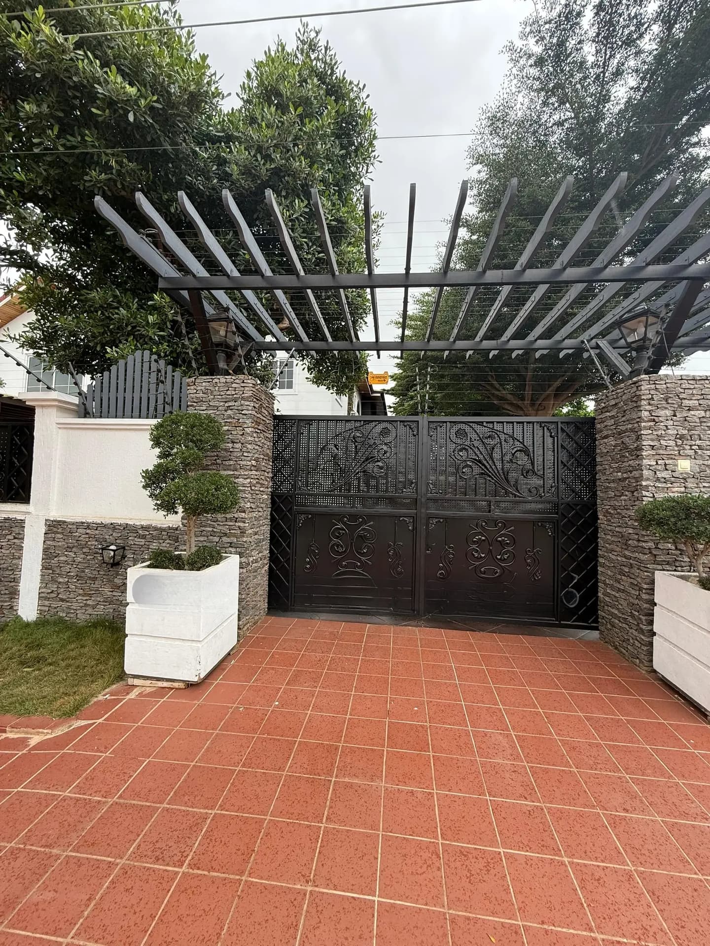 5bdrm House in Charclem Ventures, East Legon for rent - 5 bedroom House in Greater Accra, East Legon - Rent