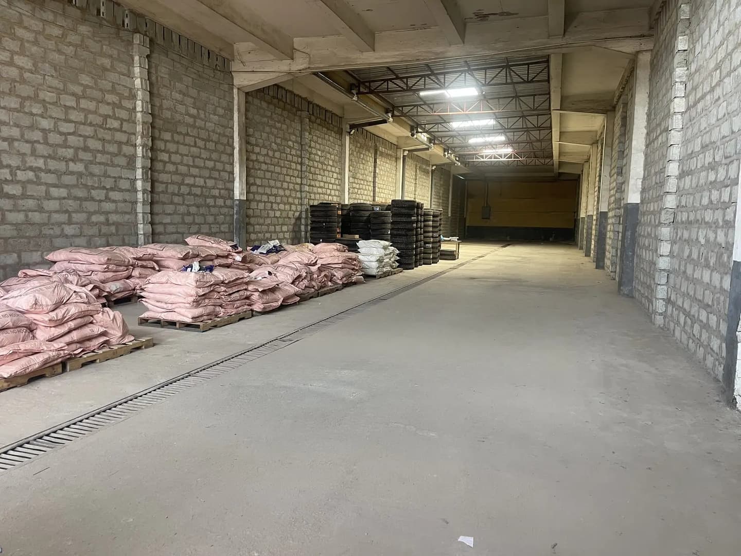 Advantageous 550 SQM Warehouse at Accra Central for Rent - Commercial in Greater Accra, Accra Metropolitan - Rent