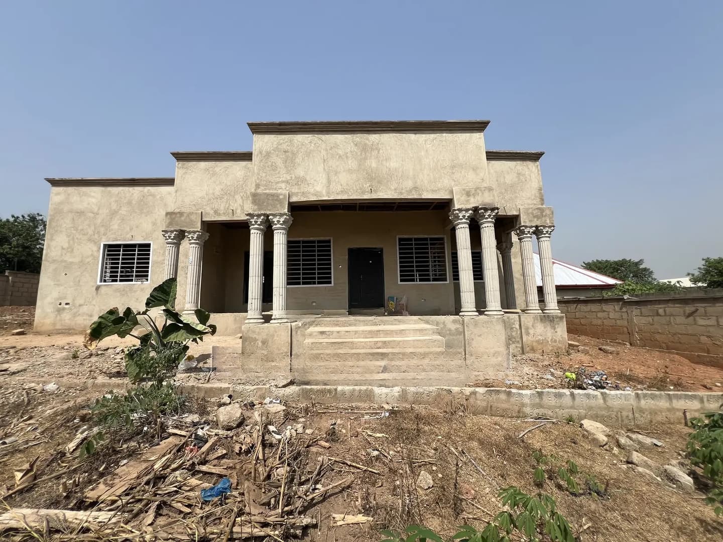 Semi Complete 3 Bedrooms On Vast Land For Sale @ Akom Near Kodie - 3 bedroom House in Ashanti, Offinso Municipal - Sale