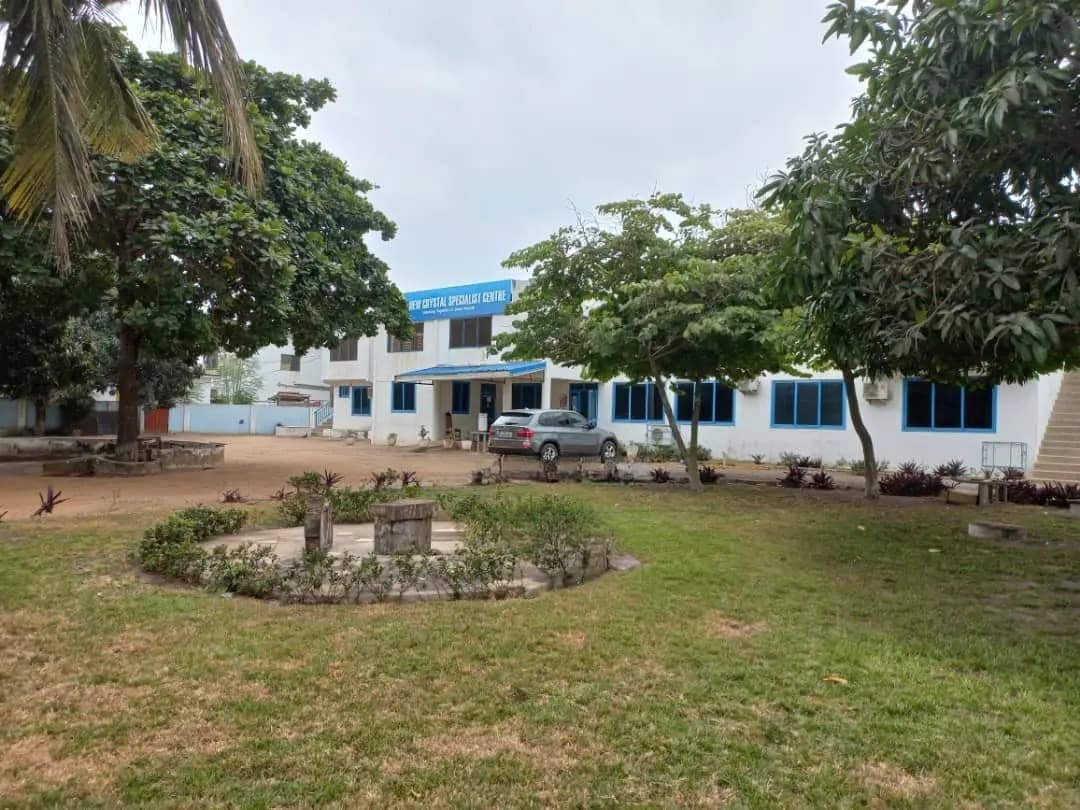 Strategic Located Building Suitable for Hospital C1 Tema - Commercial in Greater Accra, Tema Metropolitan - Sale