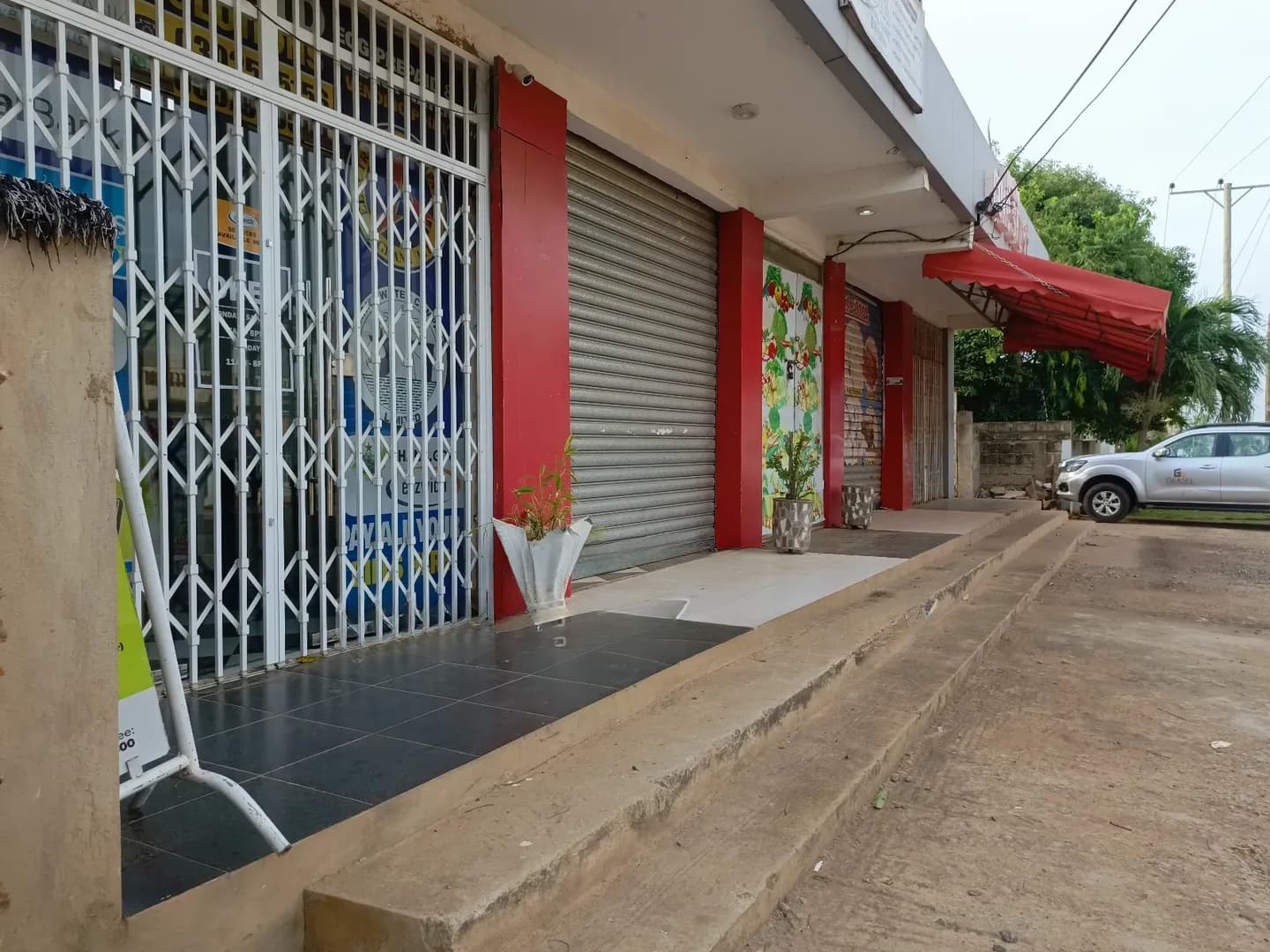 Shops for Sale in Haatso With 2 Half Plot - Commercial in Greater Accra, Haatso - Sale