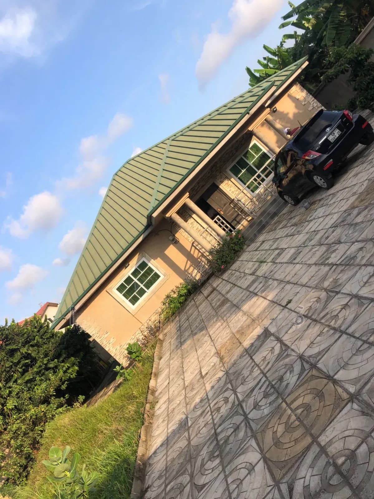 3bdrm House in Madev Realty, Lapaz for sale - 3 bedroom House in Greater Accra, Lapaz - Sale