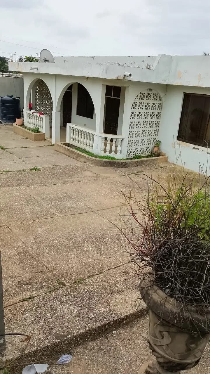Furnished 4bdrm House in Mataheko Dansoman for sale - 4 bedroom House in Greater Accra, Mataheko - Sale