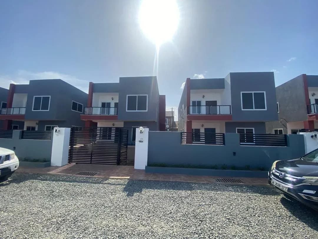 4bdrm House in Seekers Realty, School Junction for rent - 4 bedroom House in Greater Accra, Ashaley Botwe, Ashaley Botwe School Junction - Rent
