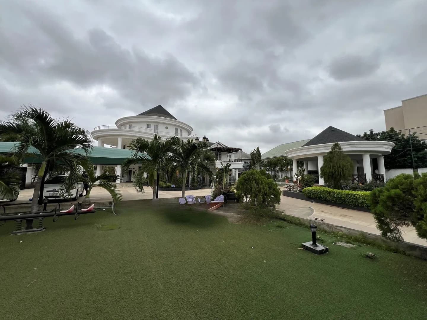 11bdrm Mansion in Charclem Ventures, East Legon for sale - 11 bedroom House in Greater Accra, East Legon - Sale