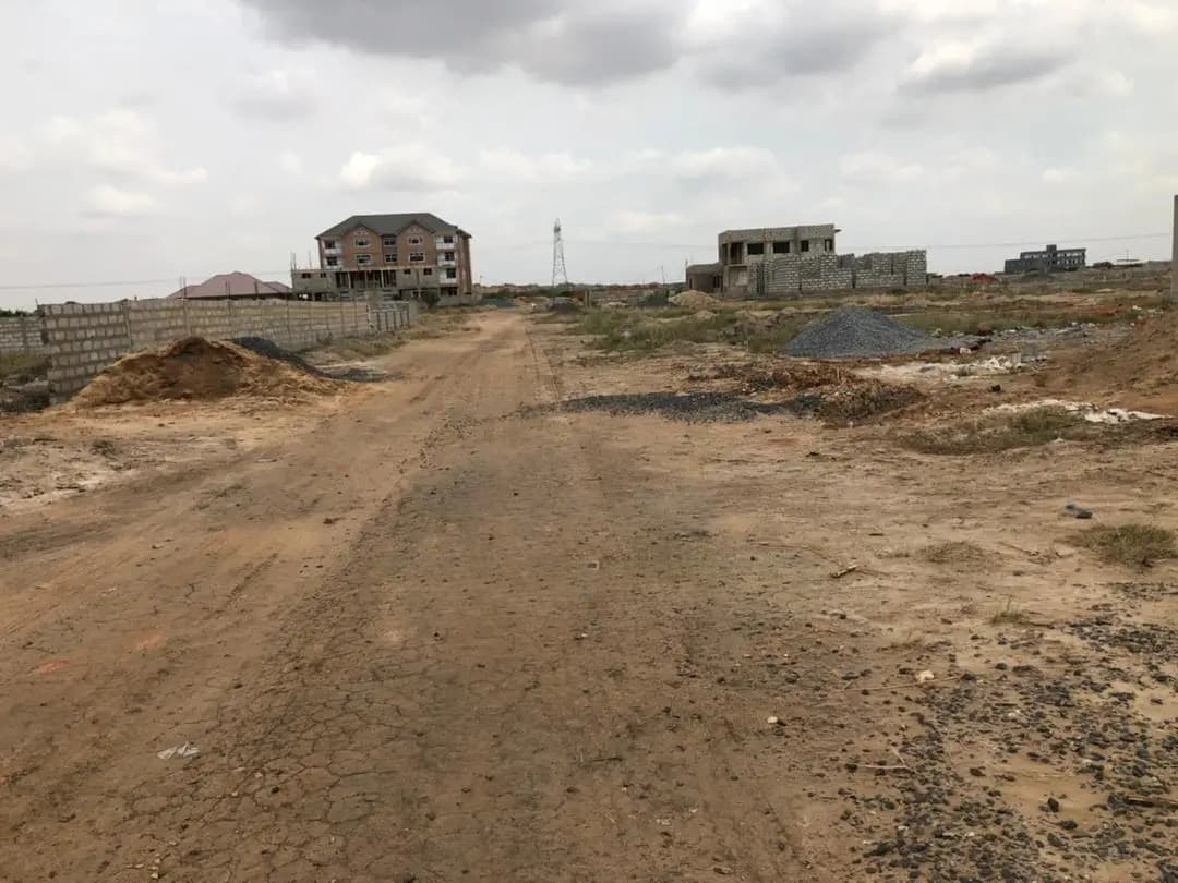 Land at Tema Community 25 Cedar Court -- Safe and Secure Neighborhood - Land in Greater Accra, Accra Metropolitan - Sale