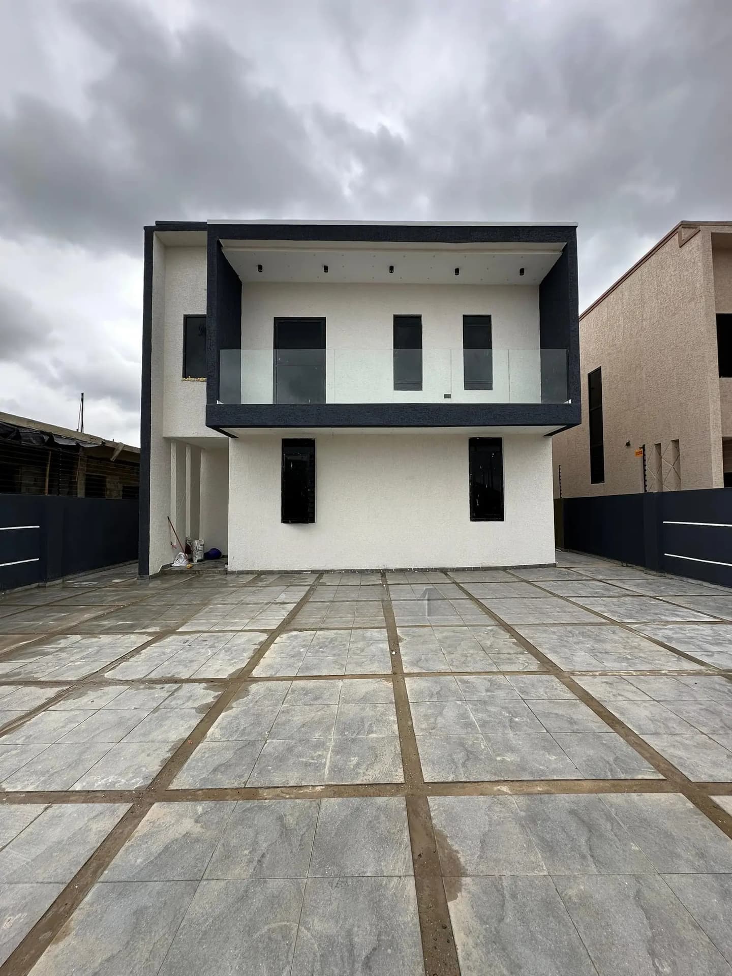 Furnished 4bdrm House in Ashaley Botwe for sale - 4 bedroom House in Greater Accra, Ashaley Botwe - Sale