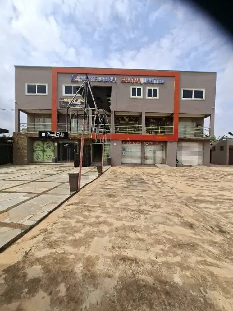 Road-Side Shop for Rent – Oyarifa Teiman - Commercial in Greater Accra, Oyarifa - Rent