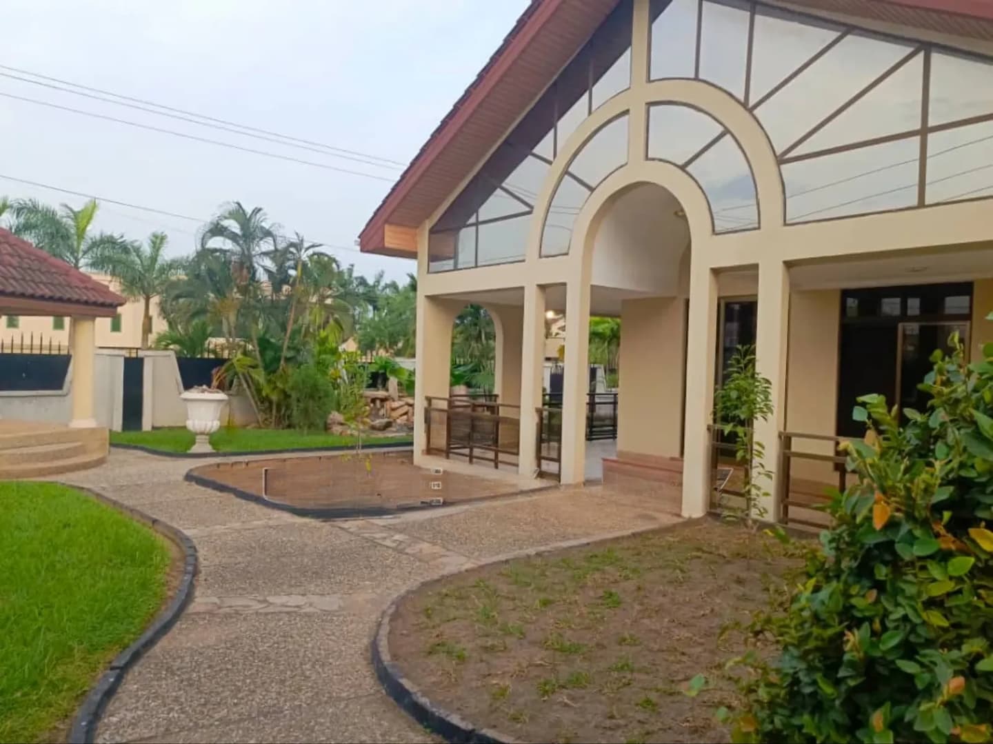 Office at East Legon to Let - Commercial in Greater Accra, East Legon - Rent
