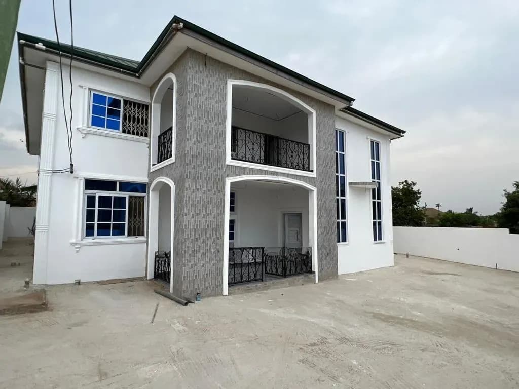5bdrm House in Amanfro for sale - 5 bedroom House in Greater Accra, Kasoa, Ngleshie Amanfro - Sale