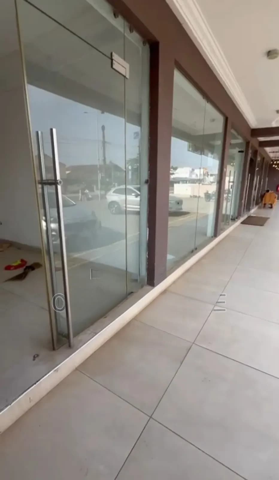 Roadside Spacious Shop for Rent at East Legon - Commercial in Greater Accra, East Legon, American House - Rent