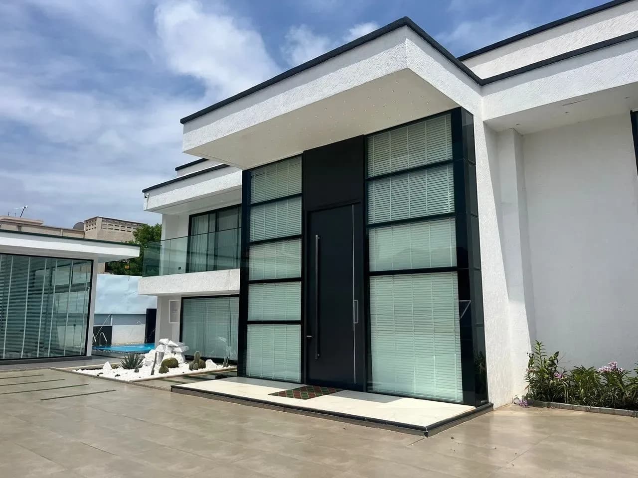 5bdrm House in Airport Hills for sale - 5 bedroom House in Greater Accra, Airport Residential Area - Sale