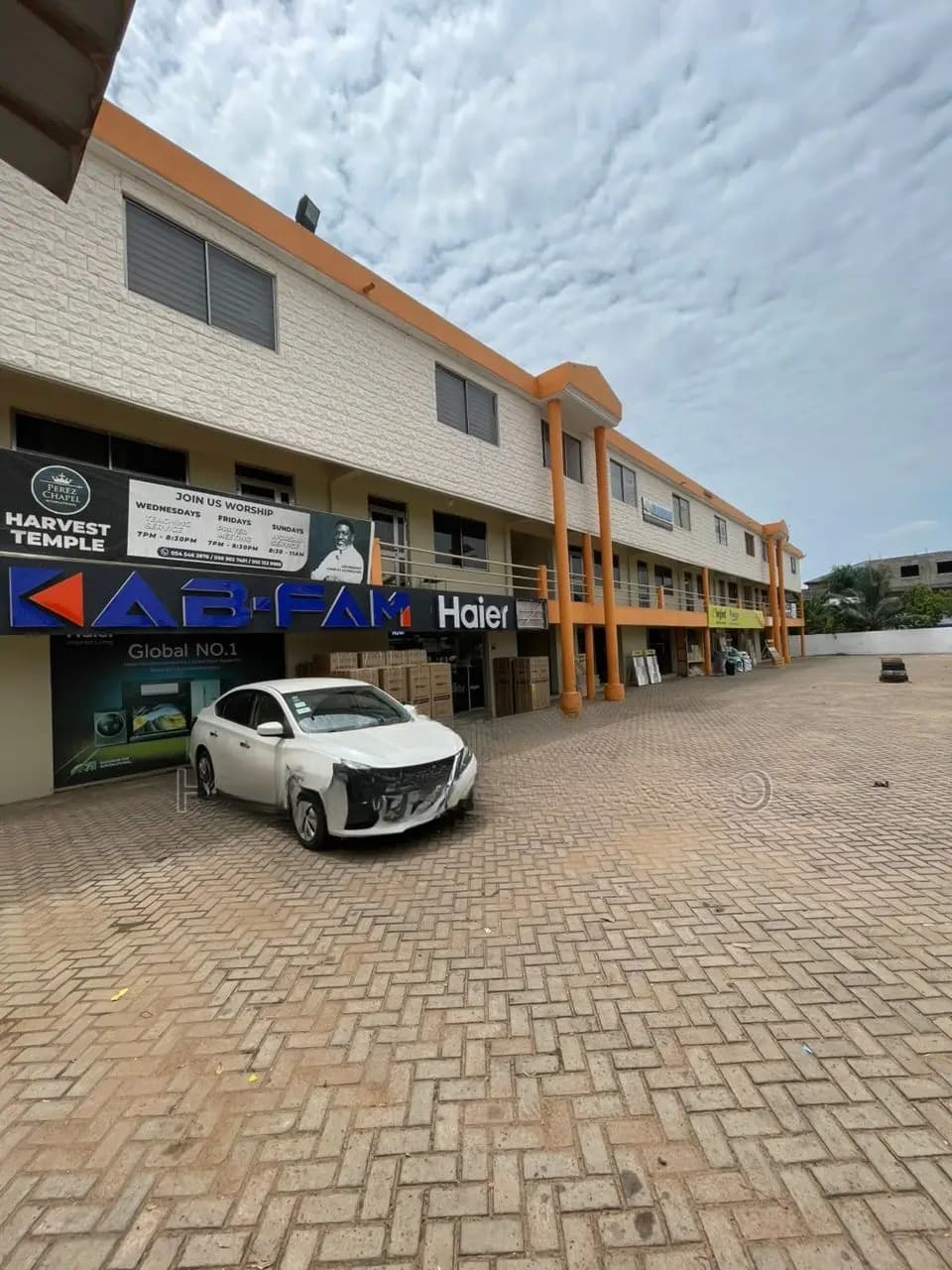 Office Space for Rent at Oyarifa - Commercial in Greater Accra, Oyarifa - Rent