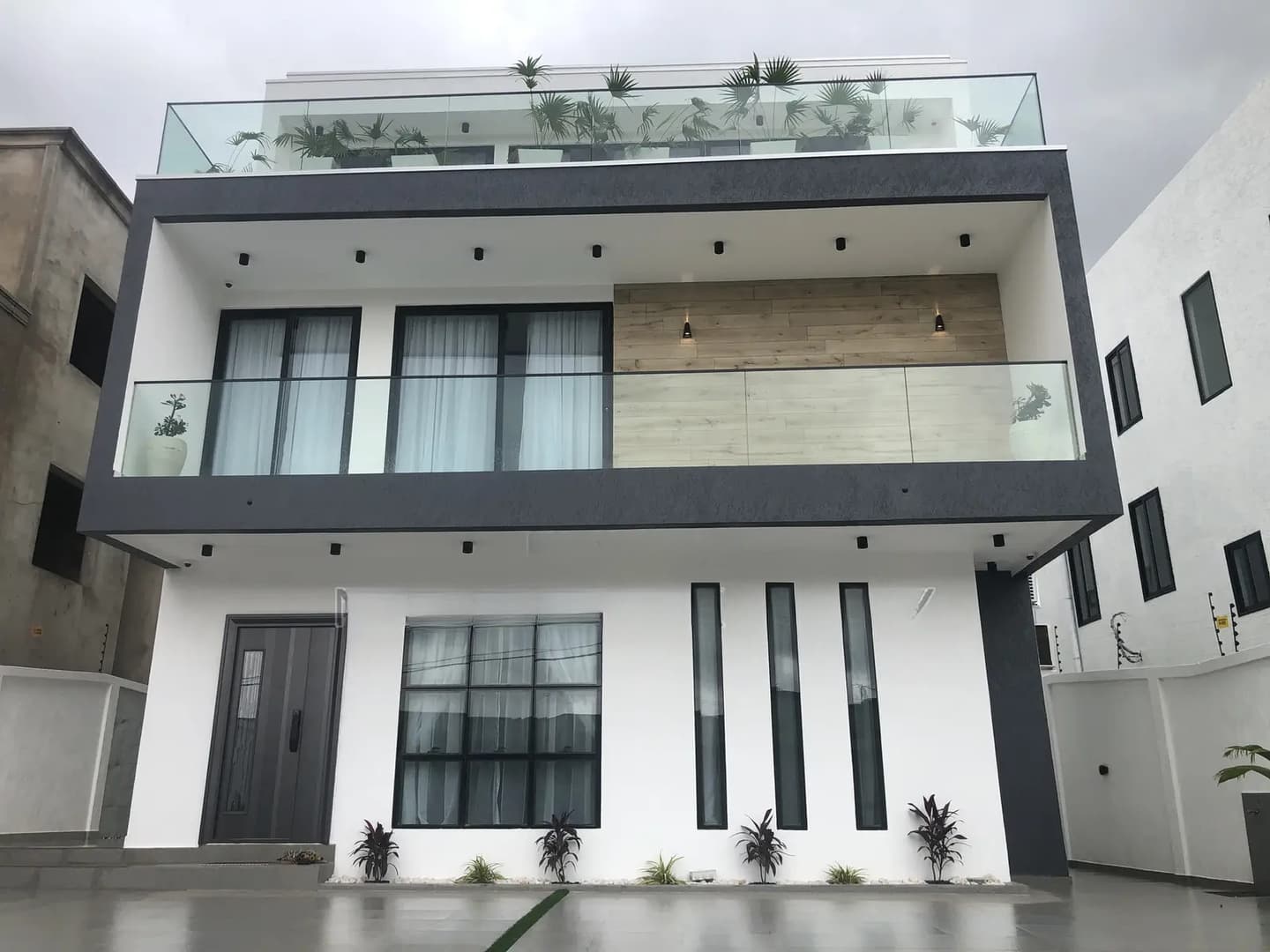 Furnished 5bdrm Duplex in With Pool East Legon, Accra Metropolitan - 5 bedroom House in Greater Accra, Accra Metropolitan - Sale