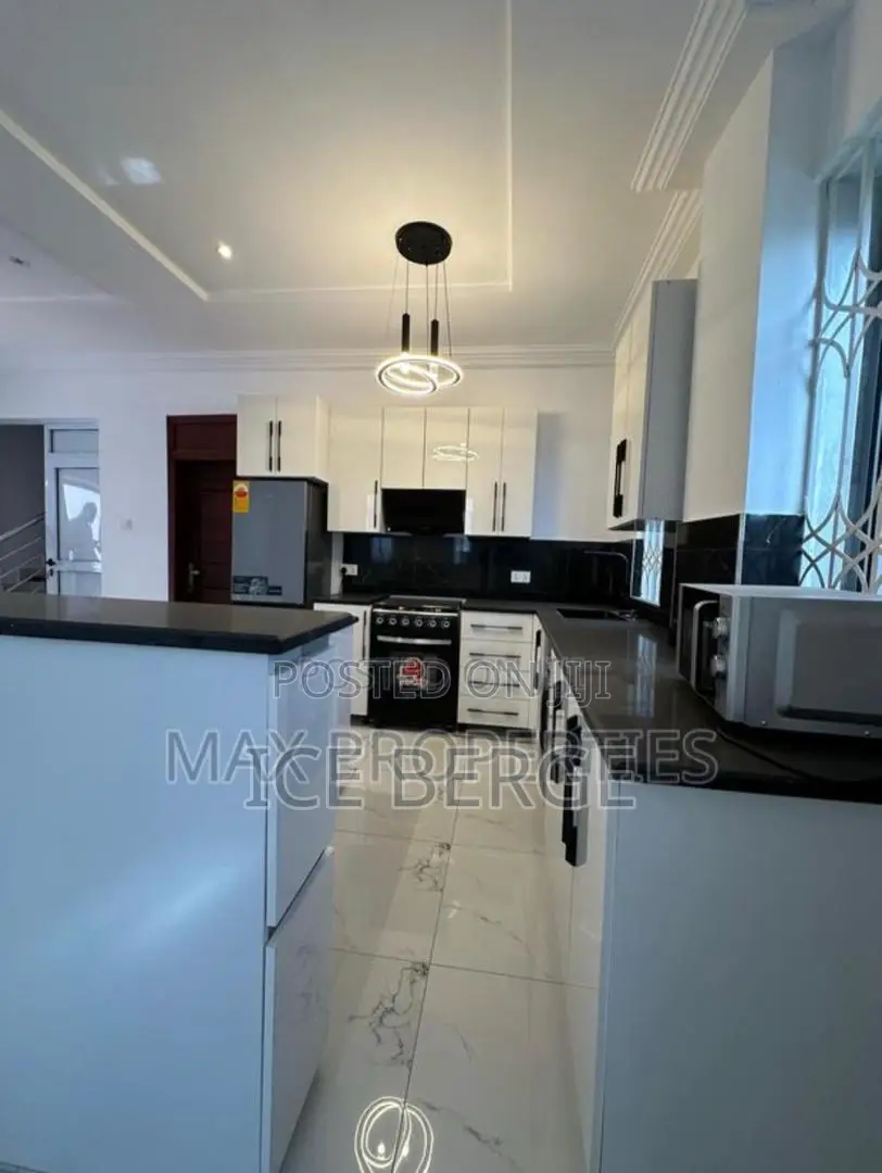 3bdrm Apartment in Sunshine Estate for rent - 3 bedroom Apartment in Greater Accra, Ashaley Botwe, Lake Side Estate - Rent