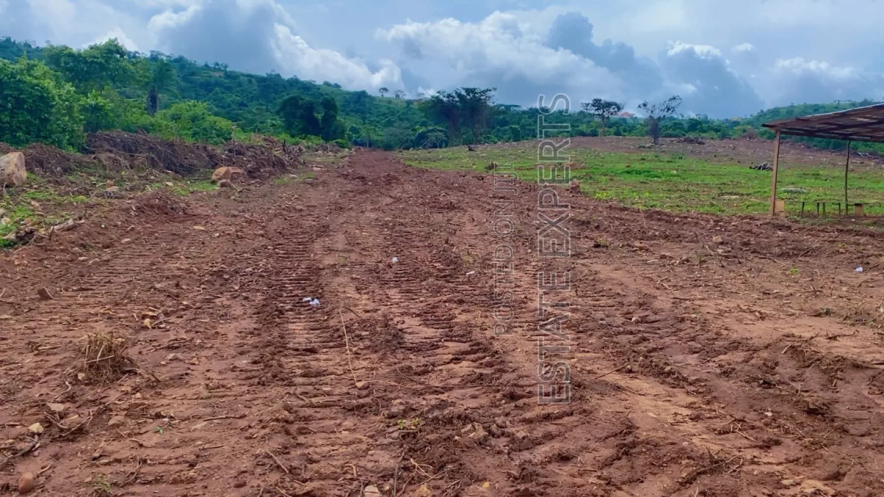 A Registered Land in Aburi Jamaicaso - Land in Eastern Region, Akuapim South, Aburi - Sale