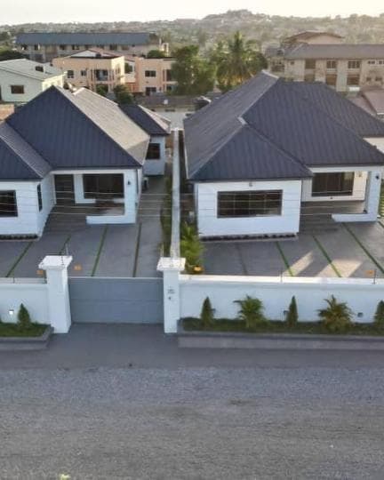 3 bedroom house for sale at Kwabenya - 3 bedroom House in Greater Accra, Kwabenya - Sale