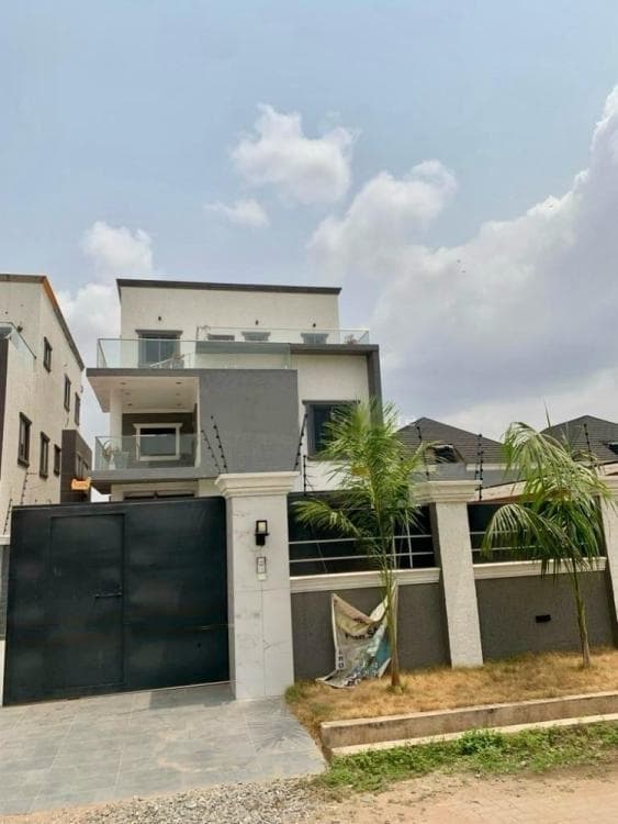 5 bedroom house for sale - 5 bedroom House in Greater Accra, Achimota - Sale