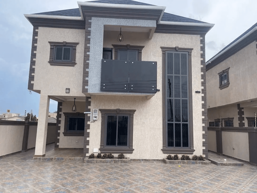 4bdrm House in Mile 7 for sale - 4 bedroom House in Greater Accra, Achimota - Sale