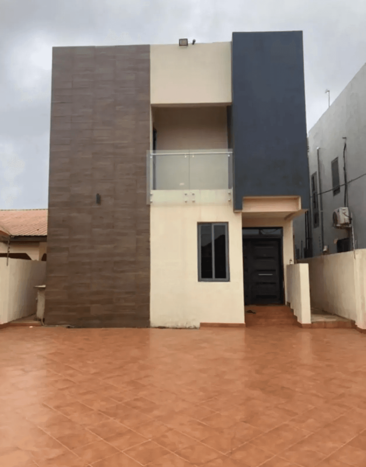 4bdrm House in Community 4, Lake Side Estate for rent - 4 bedroom House in Greater Accra, Lakeside Estate - Rent