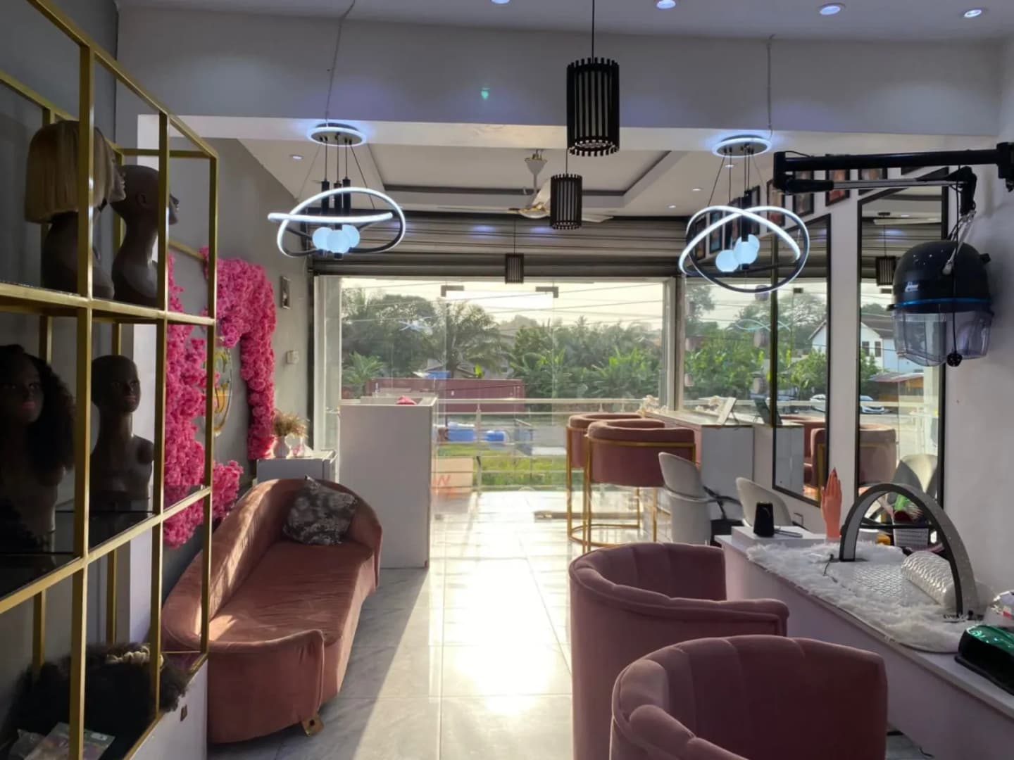 Furnished Beautiful Salon Shop for Rent in Mile 7 Achimota - 1 bedroom Commercial in Greater Accra, Achimota - Rent