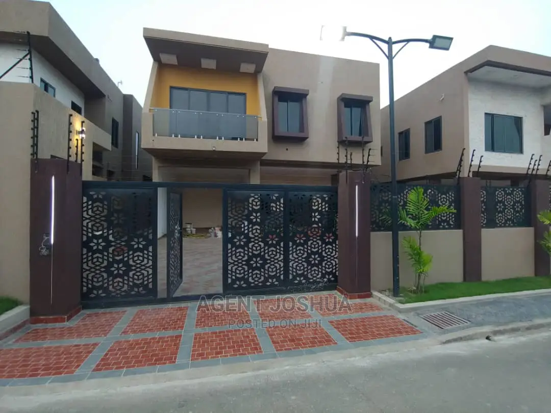 4bdrm House in Regimanuel Estate, Airport Residential Area for sale - 4 bedroom House in Greater Accra, Regimanuel Estate - Sale