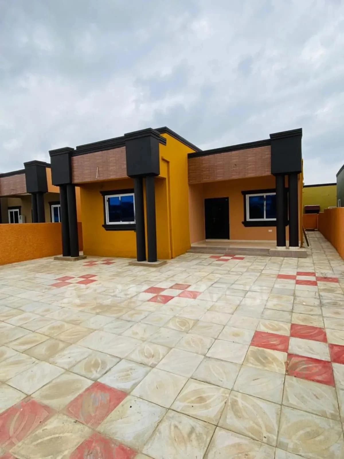 3bdrm Bungalow in Manet Mall Spintex for sale - 4 bedroom House in Greater Accra, Manet Cottage - Sale