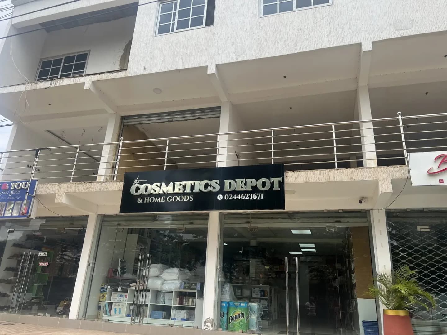Shop for Rent - 1 bedroom Commercial in Greater Accra, Adjiriganor - Rent
